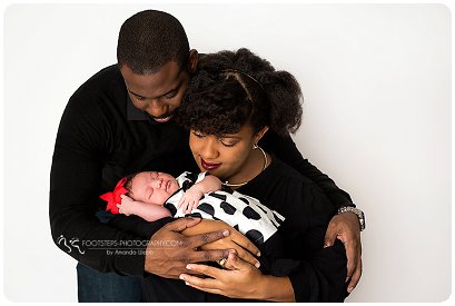 Vacaville newborn Photographer-mama and dad