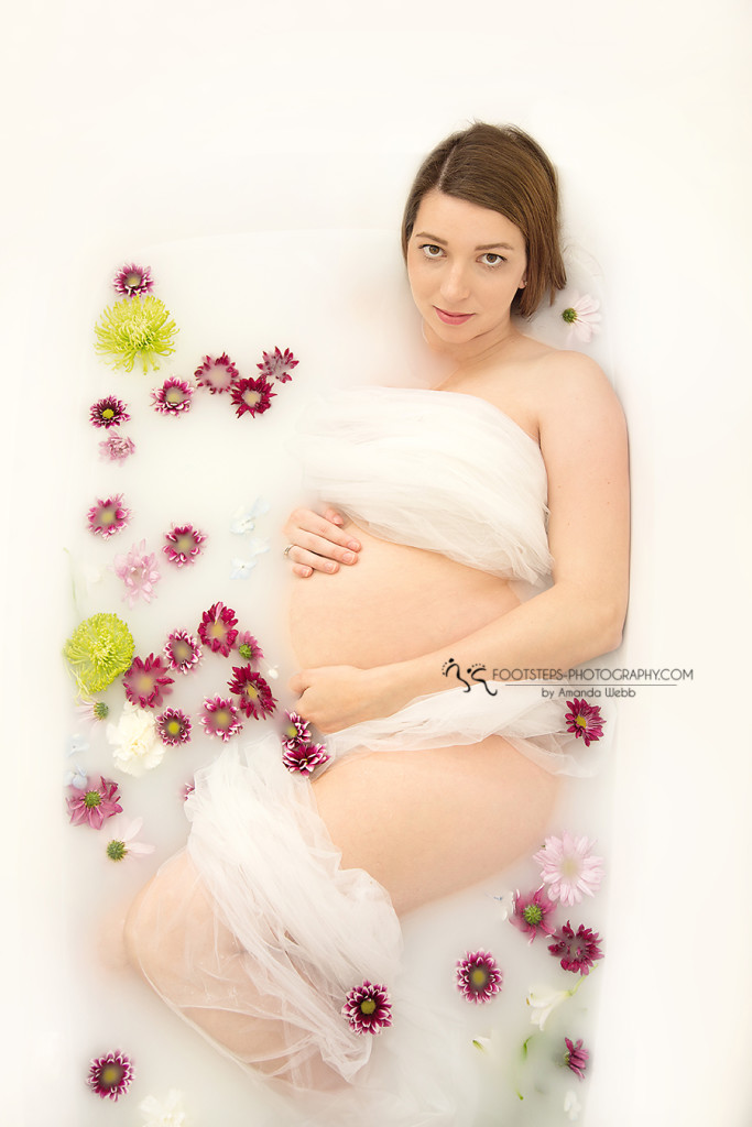 vacaville maternity photographer eye contact